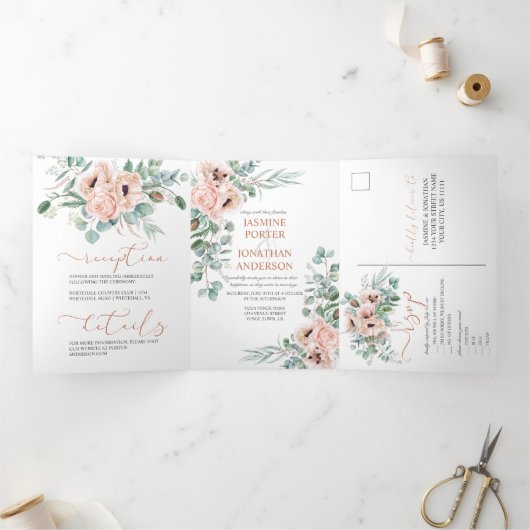 Blush Pink and Ivory Waterverf Floral Wedding Drieluik Uitnodiging (Binnen)