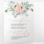 Blush Pink and Ivory Waterverf Floral Wedding Drieluik Uitnodiging (Binnenzijde eerst)