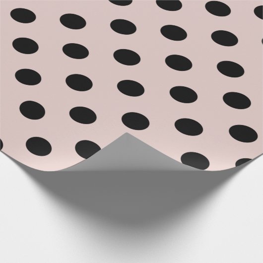 Blush Pink & Black Polka Dots Dot Pattern Cadeaupapier (Hoek)