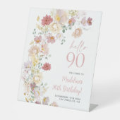 Blush Pink Bloemen 90ste verjaardag Welkom Reclamebord Met Voetstuk (Voorkant)