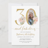 Blush Pink Bloemen Foto 30e verjaardag Uitnodiging (Voorkant)