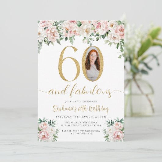 Blush Pink Bloemen Foto 60e verjaardag Uitnodiging (Staand voorkant)
