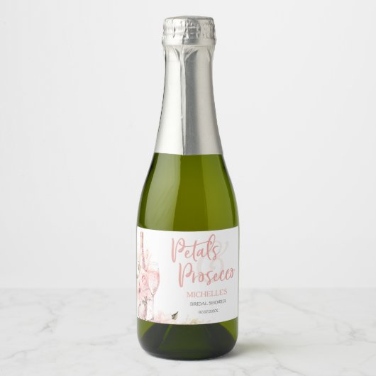 Blush Pink Boho Petals en Prosecco Floral Sparkling Wijnetiket (Voorkant)