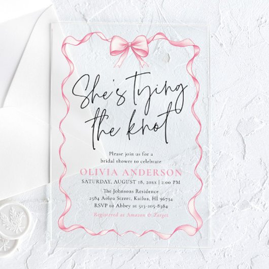 Blush Pink Bow Ze is Tying the Knot Vrijgezellenfe Acryl Uitnodigingen