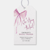 Blush Pink Bow Ze is Tying the Knot Vrijgezellenfe Cadeaulabel (Voorkant)
