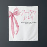 Blush Pink Bow Ze is Tying the Knot Vrijgezellenfe Wandkleed<br><div class="desc">De Blush Pink Bow: She's Tying the Knot Vrijgezellenfeest Tapestry is een prachtige en veelzijdige decoratie die elegantie toevoegt aan de viering. Met een ingewikkeld blush roze strik ontwerp, deze wandtapijt creëer's een prachtige achtergrond voor het vrijgezellenfeest. Of je nu aan een muur hangt als achtergrond voor foto's, over een...</div>
