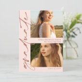 Blush Pink & Brass Calligrafie 2 Foto's Afstuderen Kaart (Staand voorkant)