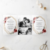 Blush Pink Burgundy Floral Foto Collage Weddenscha Drieluik Uitnodiging (Binnen)