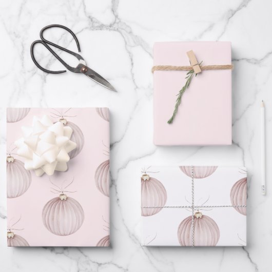 Blush Pink Christmas Ornament Koffie Mok Inpakpapier Vel (Voorkant)