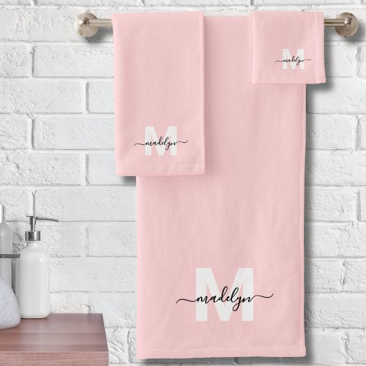 Blush Pink Elegant Minimal Script Naam Monogram Bad Handdoek