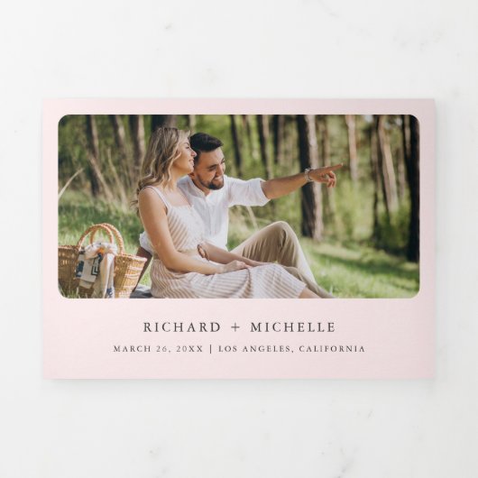 Blush Pink Eucalyptus Arch Photo QR Code Wedding Drieluik Uitnodiging (Cover)