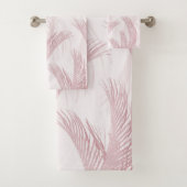 Blush Pink Feather Palm Bliss 1 Bad Handdoek (Insitu)