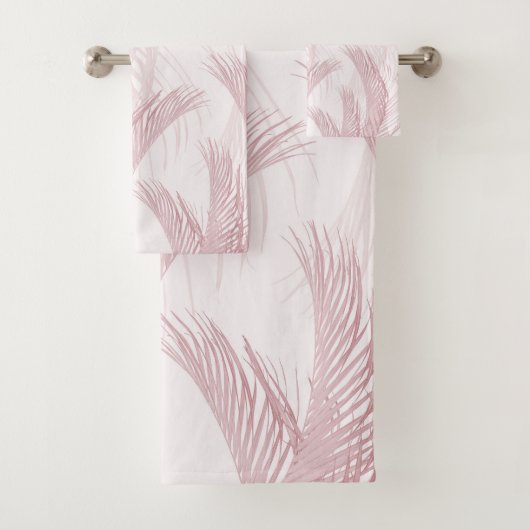 Blush Pink Feather Palm Bliss 1 Bad Handdoek (Insitu)