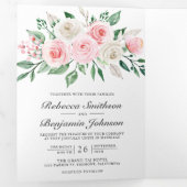 Blush Pink Floral in één QR Code Weddenschap Drieluik Uitnodiging (Binnenzijde eerst)