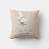 Blush Pink Floral Letter V Baby Script Birth Stats Kussen (Voorkant)