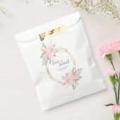 Blush Pink Floral Love is Sweet Wedding Bedankzakje (Gezegeld)