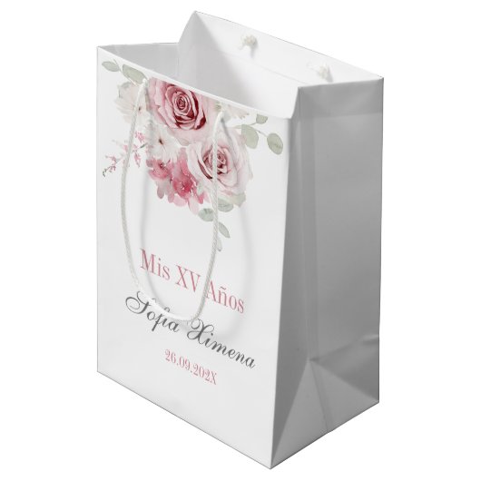Blush Pink Floral Quinceañera Medium Cadeauzakje (Voorkant Gekanteld)