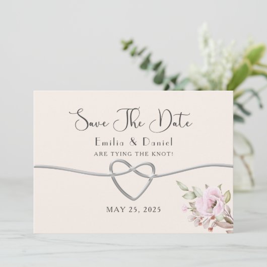 Blush Pink Floral Wedding Save The Date (Staand voorkant)