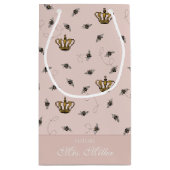 Blush Pink Future Mrs Queen Bee Gold Crown Klein Cadeauzakje (Achterkant)