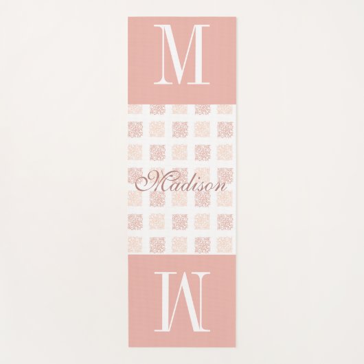 Blush Pink Girly Trendy Monogram Yoga Mat (Voorkant)
