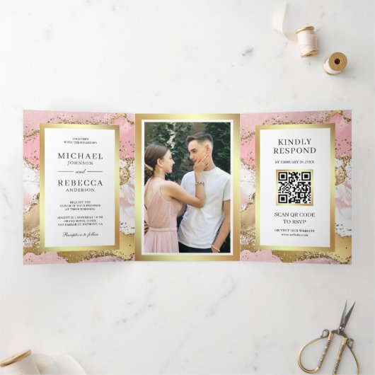 Blush Pink Gold Agate Marble QR Code Weddenschap Drieluik Uitnodiging (Binnen)