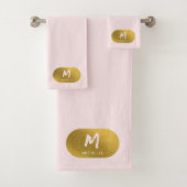 Blush Pink Gold Chic Monogram Initiaal Bad Handdoek (Insitu)