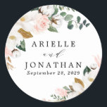 Blush Pink Gold en White Magnolia Floral Wedding Ronde Sticker<br><div class="desc">Design hebben elegante magnolia, peony roos, eucalyptus, greenery en andere waterverf elementen in witte, wazige roze of roze perzik en meer. De groene kleur heeft schaduwen van donkere en lichtgroene kleuren met bepaalde elementen die goud, antiek goud en koper bevatten. Dit klasje is veelzijdig voor verschillende trouwthema's: lente, zomer, winter,...</div>