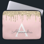 Blush Pink Gold Glitter Sparkle Monogram Laptop Sleeve<br><div class="desc">Blush roze en goudbruin drippen Modern en Elegant Girly Glitter en Sparkle Elegant Monogram Hoesje. Dit hoesje kan worden aangepast om uw initiaal en voornaam te omvatten.</div>