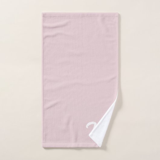 Blush Pink Initiaal Monogram Retro Typografie Bad Handdoek (Handdoek)