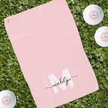 Blush Pink Initiaal naam monogram Golfhanddoek<br><div class="desc">Creëer uw eigen gepersonaliseerde aangepaste salie groen moderne scriptnaam Monogram golfhanddoek. Deze chique, vrouwelijke golfhanddoek heeft een stijlvol monogram-ontwerp met een plat wit initiaal op een zacht salie groene achtergrond en een klassieke zwarte scriptnaam voor een gepersonaliseerde touch. Deze handdoek is aan één kant bedrukt en voegt een unieke en...</div>