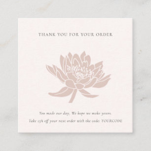 BLUSH PINK LOTUS FLORA LOGO DIE JE DANK TOONT VIERKANTE VISITEKAARTJE