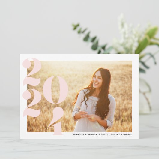 Blush Pink Modern Class of 2024 Foto Afstuderen Kaart (Staand voorkant)