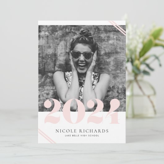 Blush Pink Modern Class of 2024 Foto Afstuderen Kaart (Staand voorkant)