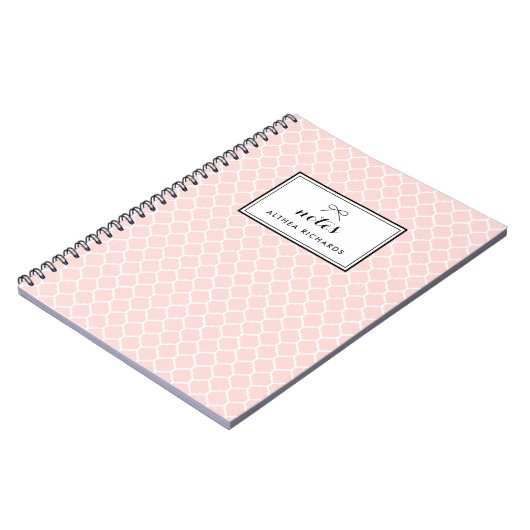 Blush Pink Quatrefoil Pattern Custom Notitieboek (Linkerzijde)