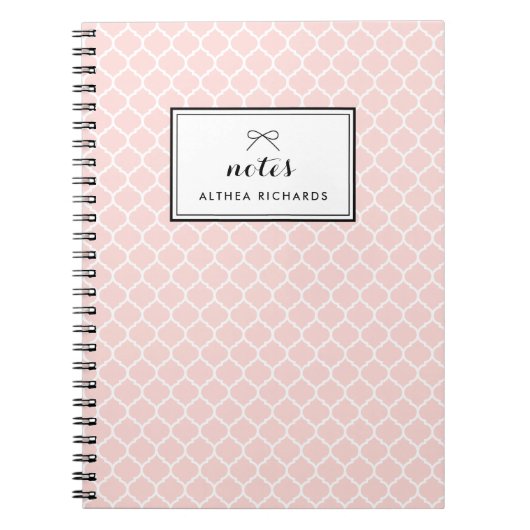 Blush Pink Quatrefoil Pattern Custom Notitieboek (Voorkant)