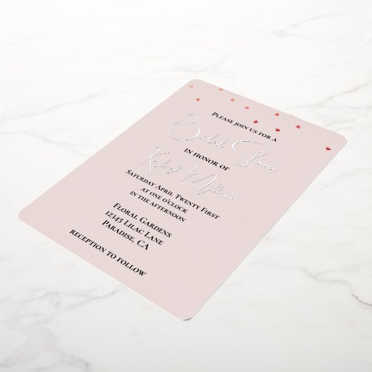 Blush Pink Red Falling Hearts Vrijgezellenfeest Folie Uitnodiging (Gedraaid)