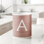 Blush Pink - Roos Goud Metallic Monogram Naam Koffiemok<br><div class="desc">Blush Pink - Roos Gold Faux Metallic Stainless Steel Folie Monogram Naam en Initiaal Koffie of Thee Mok. De koffiebeker maakt het perfecte kerstcadeau of Sweet 16,  18th,  30th,  40th,  50th,  60th verjaardagscadeau voor iemand die houdt van modern en elegant roos.</div>