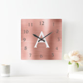 Blush Pink - Roos Goud Metallic Monogram Naam Vierkante Klok (Huis)