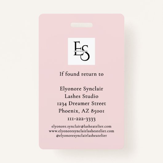Blush Pink Script Logo Photo Lashes Studio Badge (Achterkant)