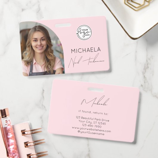 Blush Pink Script Logo Photo Nail Technician Badge (Kantoor)