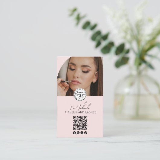 Blush Pink Script Logo QR Code Photo Makeup Visitekaartje (Staand voorkant)