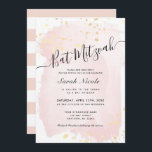 Blush Pink Waterverf x Gold Spletters Bat Mitzvah Kaart<br><div class="desc">Deze stijlvolle en elegante Bat Mitswa-uitnodiging heeft een aquarel gekleurde,  roze achtergrond met faux gold splatters en letters in het zwart. De achterkant heeft een witte achtergrond met roze strepen. Personaliseer het voor uw behoeften. U kunt bijpassende producten vinden in mijn winkel.</div>