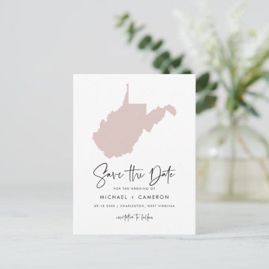 Blush Pink West Virginia Map Script Save the Date Aankondigingskaart (Staand voorkant)