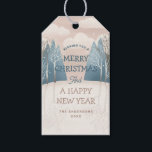 Blush Pink Winter Forest | Woodland Christmas Cadeaulabel<br><div class="desc">Voeg een gezellige touch toe aan uw kerstcadeaus met deze elegante kerstcadeau-tags met een vredig roze winterbos en kale bomen onder een besneeuwde hemel. De zachte blush tonen en gedempte blues creëer zijn een rustig en stijlvol bosland thema dat perfect is voor kerst- of feestelijke bijeenkomsten.</div>