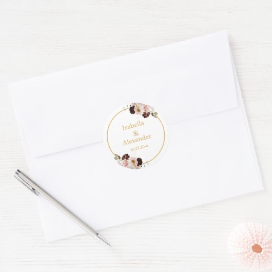 Blush Pioen & Goud Bourgondië Bloemen Bruiloft Ronde Sticker (Envelop)