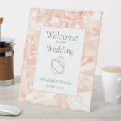Blush Roos Gemstone Wedding Reclamebord Met Voetstuk (Insitu)