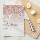 Blush Roos Gold Glitter Monogram Pas getrouwd Wedd Theedoek (Quarter Fold)