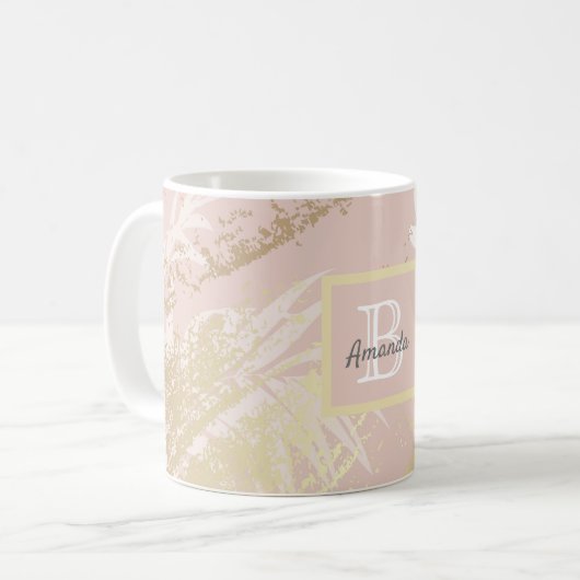 Blush roos goudbladerbladeren monogram koffiemok (Voorkant links)