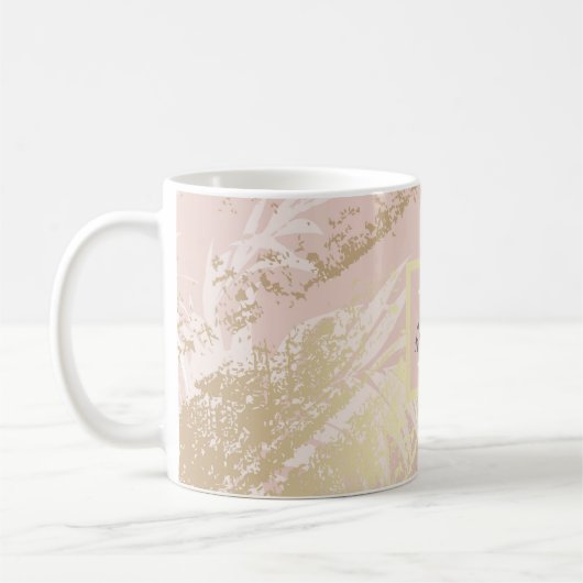 Blush roos goudbladerbladeren monogram koffiemok (Links)