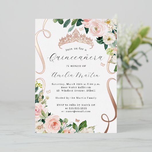 Blush Roos Gouden Bloem Scroll Quinceanera Folie Uitnodiging (Staand Voorkant)